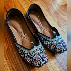 Black and Gold Indian Jutti/Nagra/Shoes with Leather Bottom in Size 8